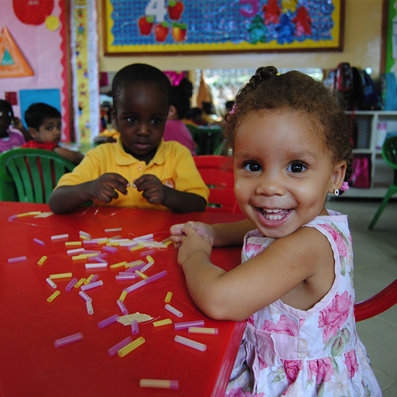 round-blocks-_0005_pyp-girl-smiling-50.jpg